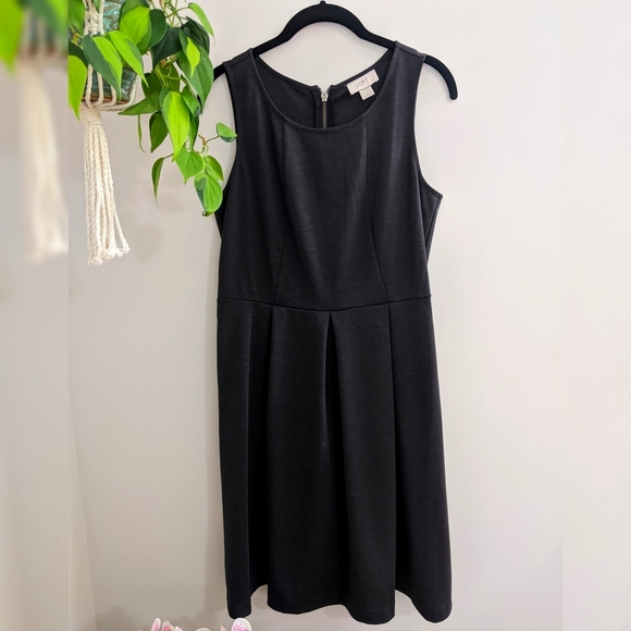 LOFT Dress - Picture 1 of 6